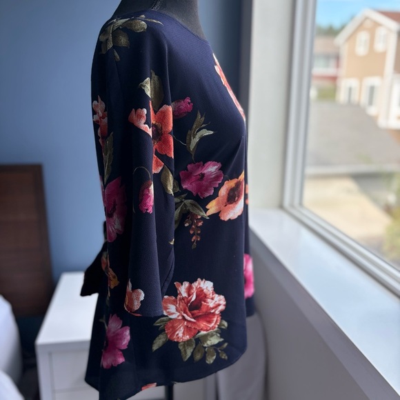 West Kei Navy Floral Tie-Front or Back Short Sleeved Blouse - Picture 12 of 16